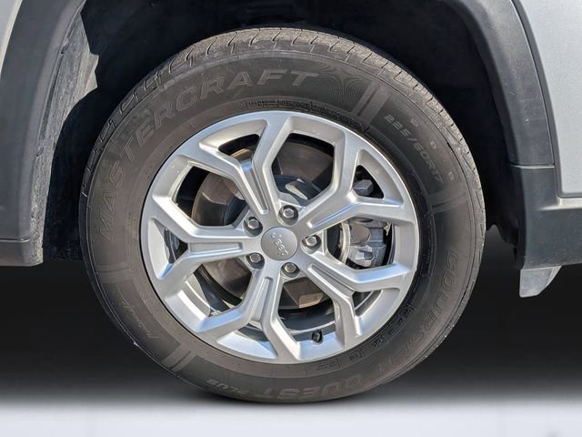 Used 2024 Jeep Compass Latitude image 10