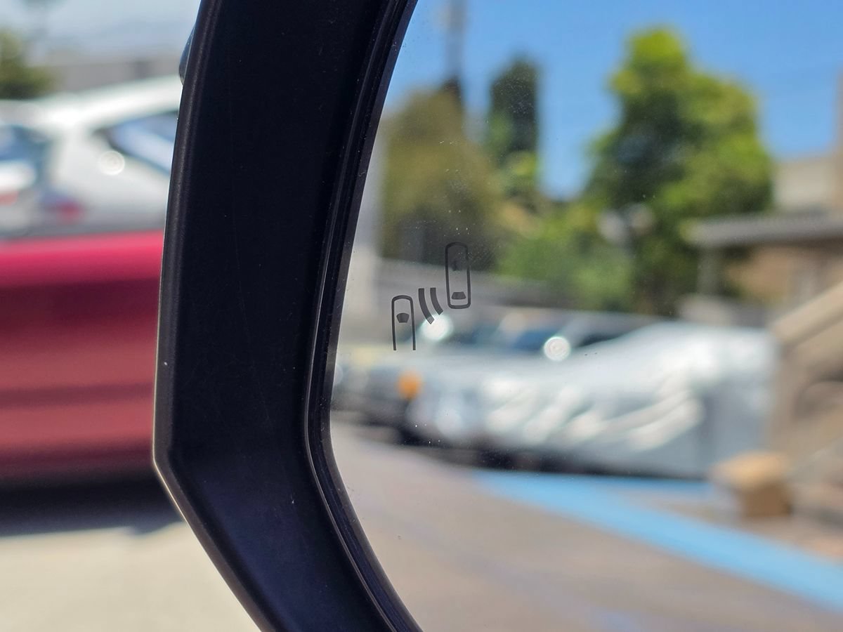 Used 2015 Toyota RAV4 Limited w/ Technology Package FWD image 30