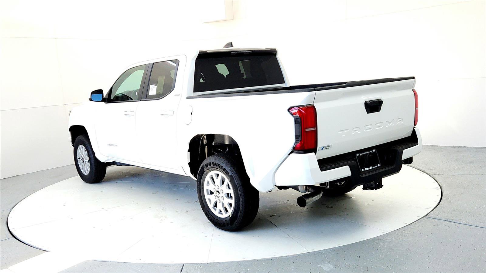 New 2025 Toyota Tacoma SR5 image 4