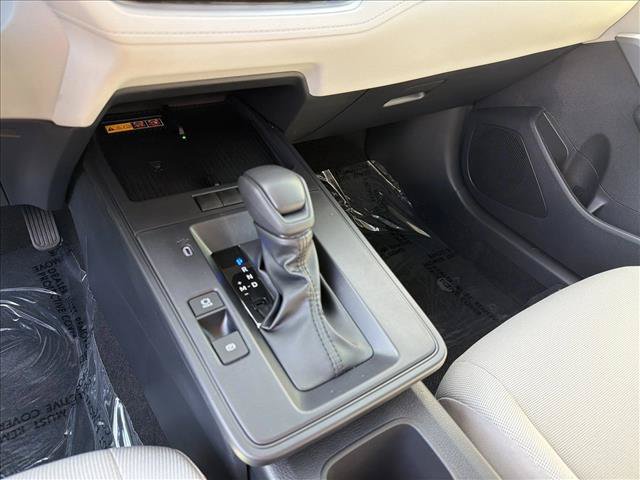 Used 2026 Toyota Corolla Cross LE AWD/4WD image 18