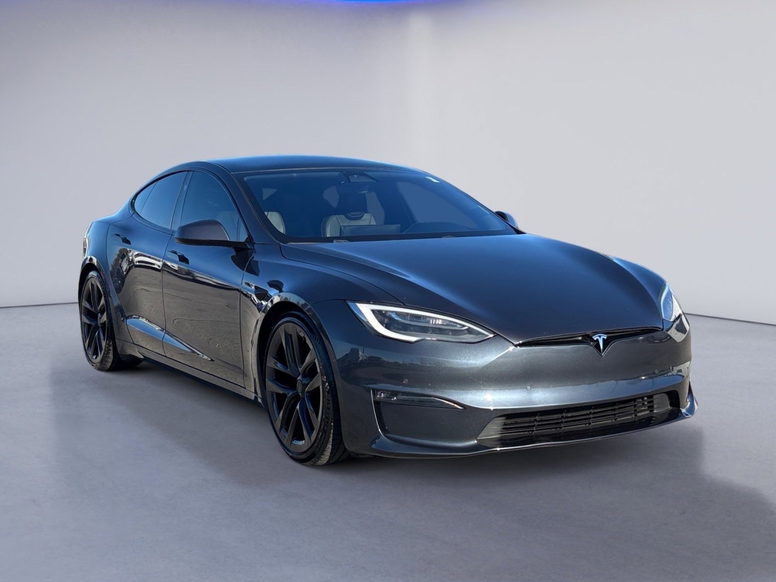 Used 2021 Tesla Model S Plaid image 9