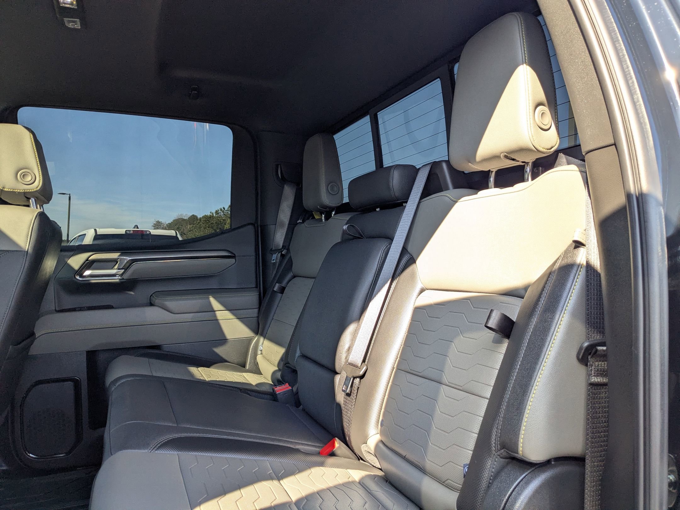 Used 2025 Chevrolet Silverado 1500 ZR2 w/ Technology Package image 23