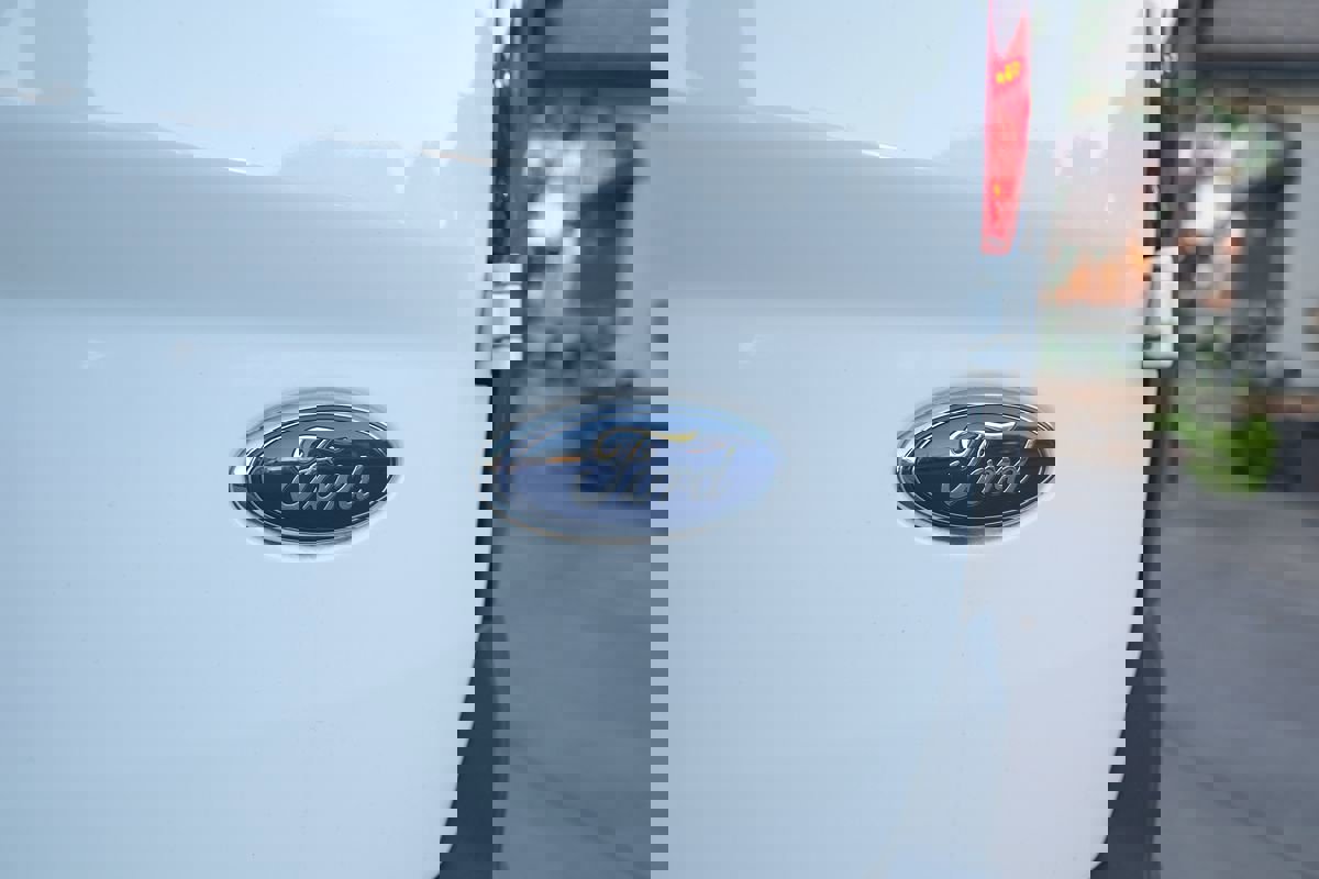 Used 2020 Ford Transit Connect XL image 35