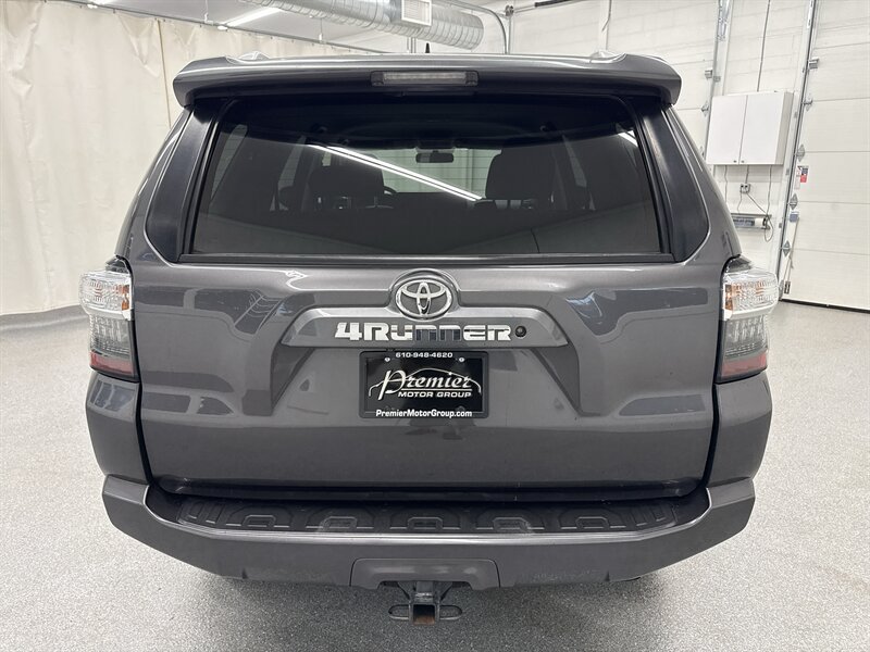 Used 2018 Toyota 4Runner SR5 AWD/4WD image 6