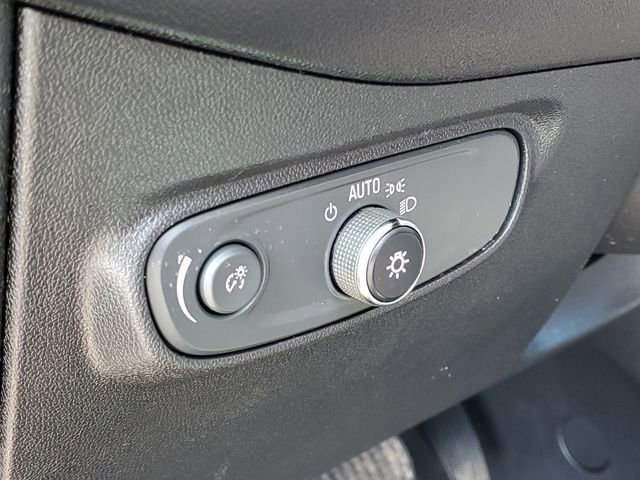 Used 2018 Chevrolet Equinox LT image 10