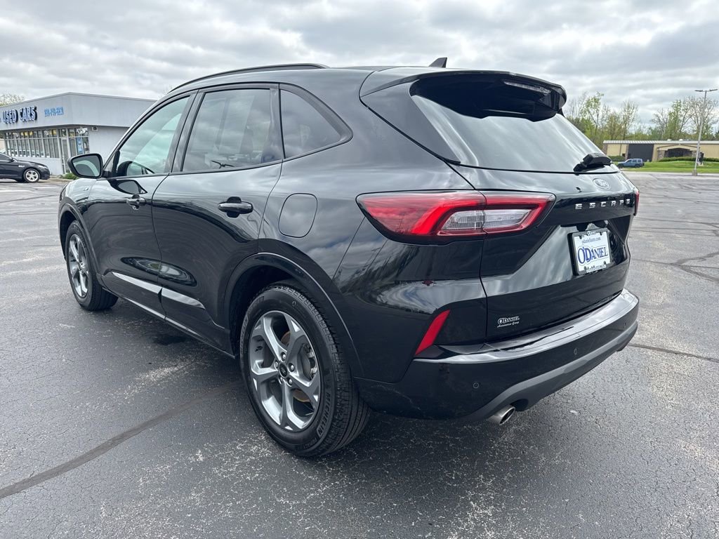 Used 2024 Ford Escape ST-Line w/ Tech Pack #1 FWD image 2