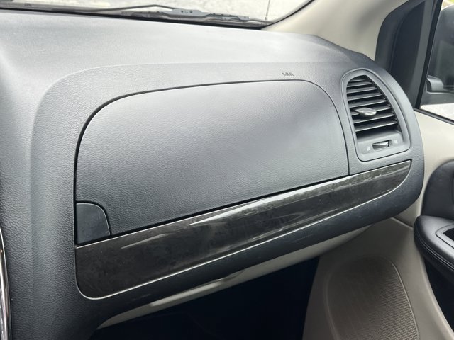 Used 2019 Dodge Grand Caravan SE w/ UConnect Hands-Free Group FWD image 30