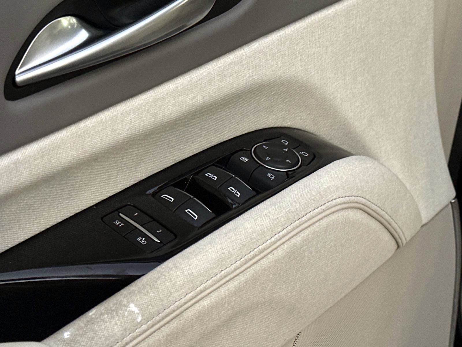 Used 2024 Cadillac Escalade Premium Luxury Platinum image 19