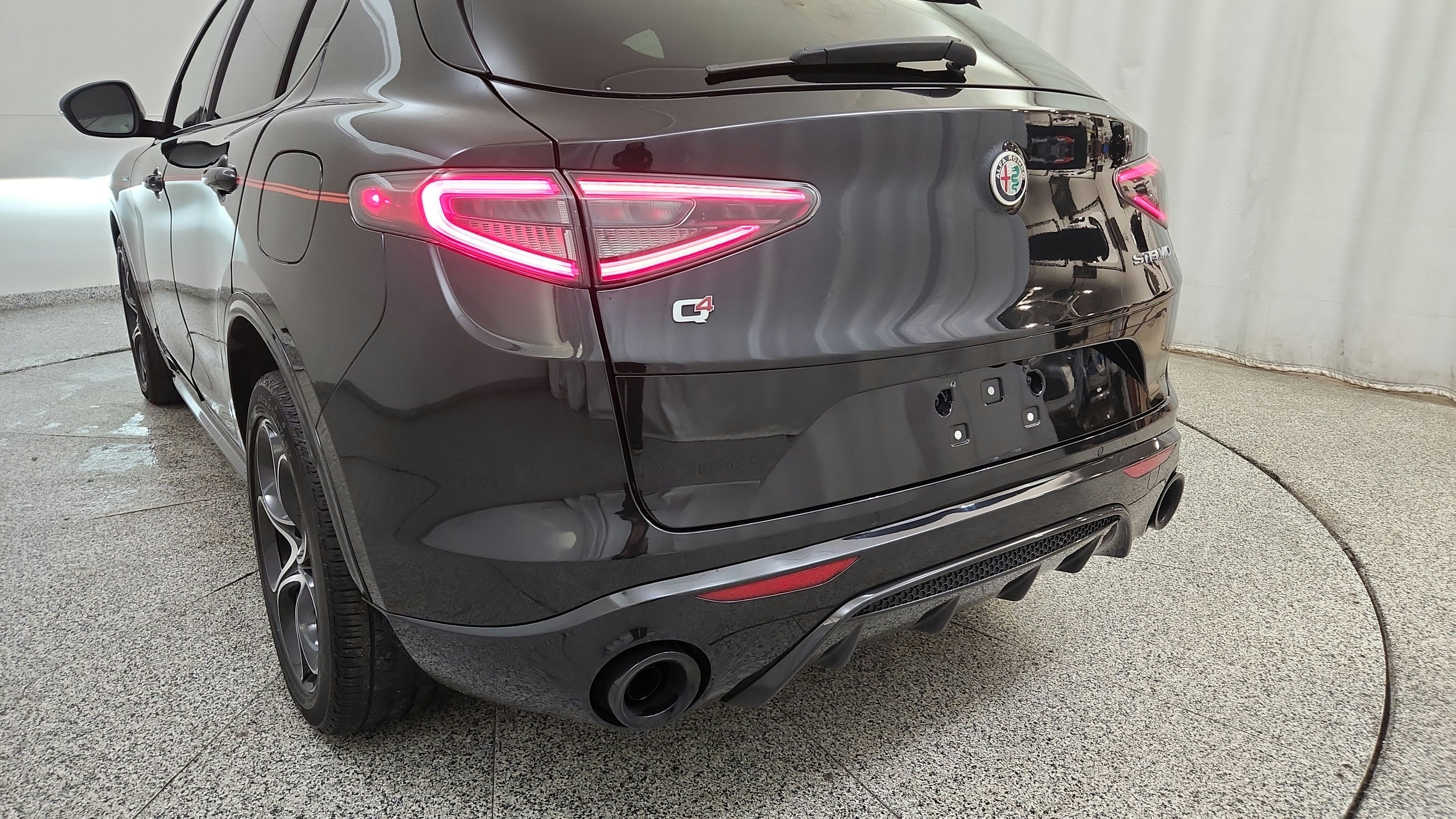 Used 2024 Alfa Romeo Stelvio Veloce AWD/4WD image 55