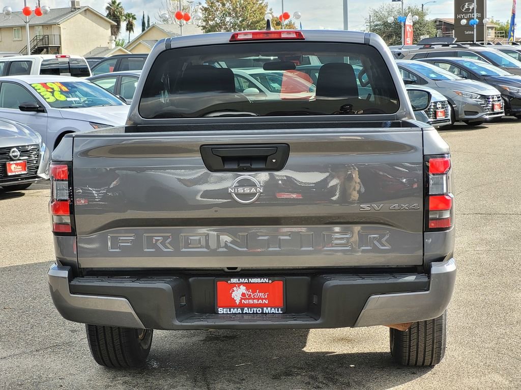 Used 2023 Nissan Frontier SV image 6