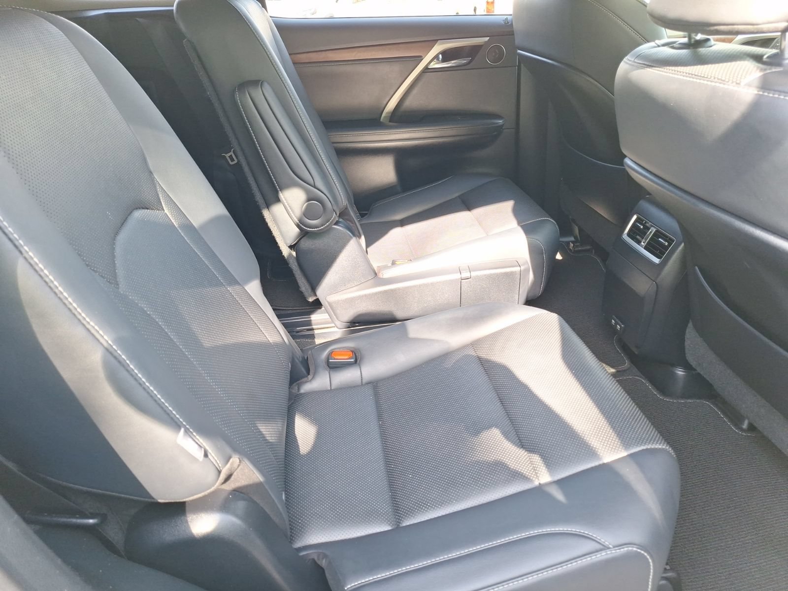 Used 2021 Lexus RX 350L Premium w/ Premium Package AWD/4WD image 30
