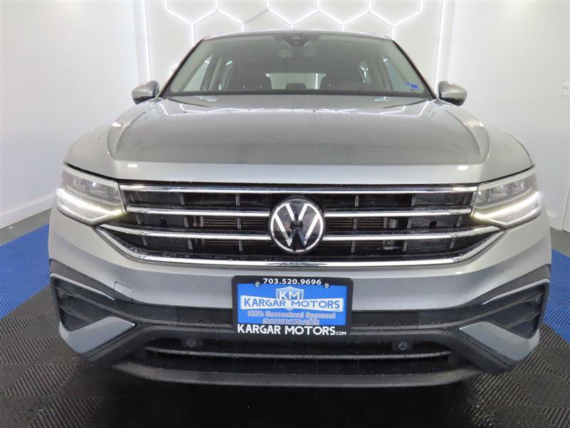 Used 2023 Volkswagen Tiguan SE FWD image 2