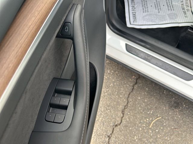 Used 2023 Tesla Model Y Long Range image 12