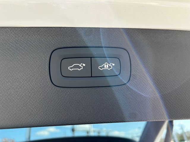 New 2026 Volvo XC90 B6 Plus w/ Protection Package image 18