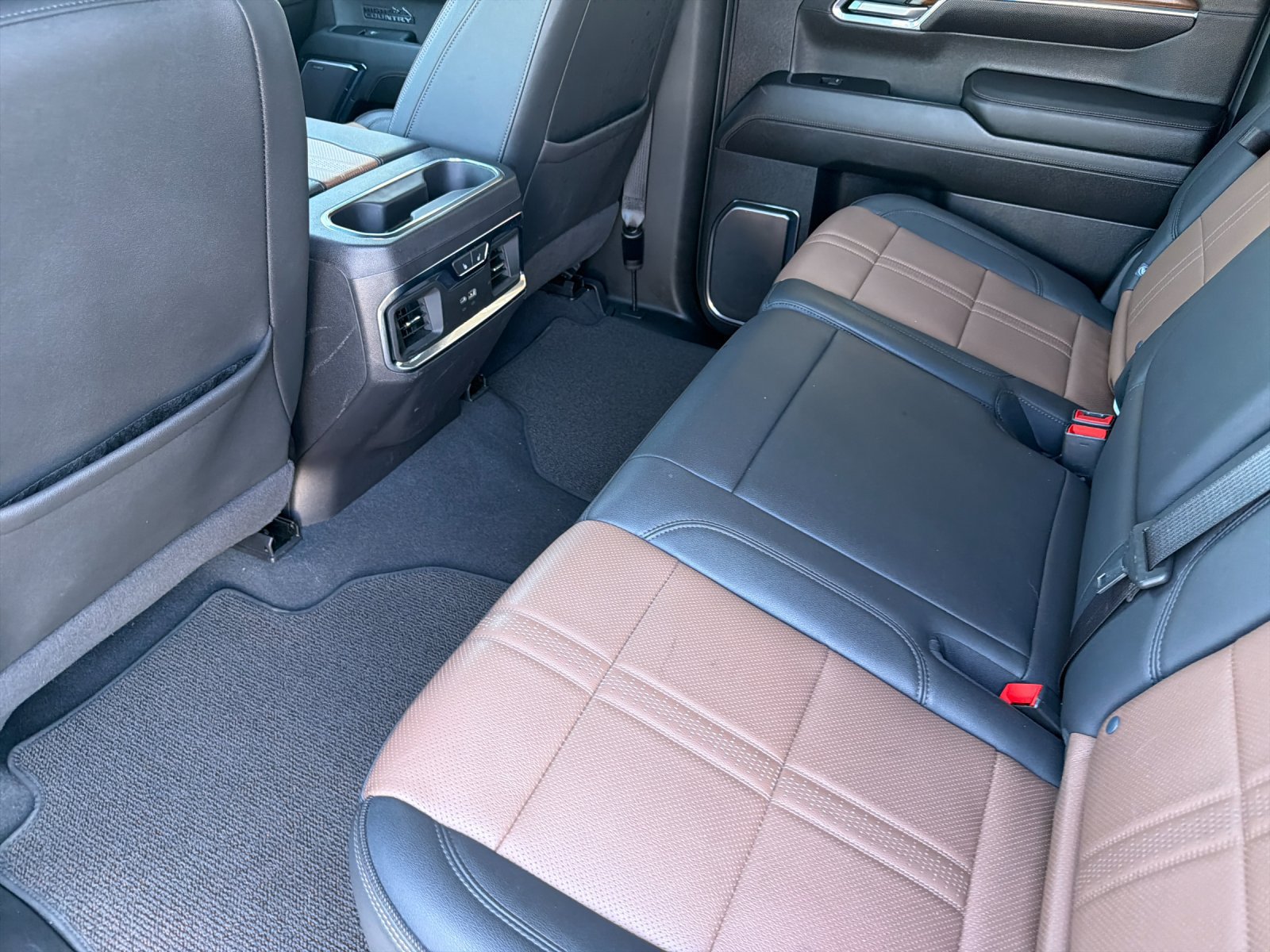 Used 2024 Chevrolet Silverado 1500 High Country AWD/4WD image 13