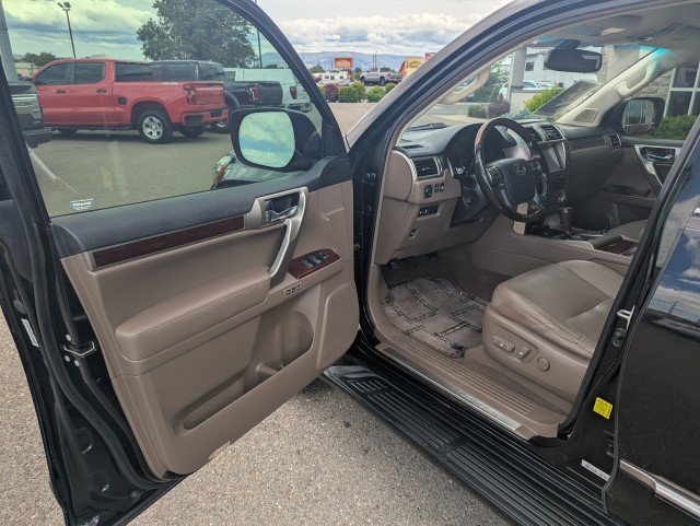Used 2018 Lexus GX 460 Premium w/ Premium Package AWD/4WD image 8