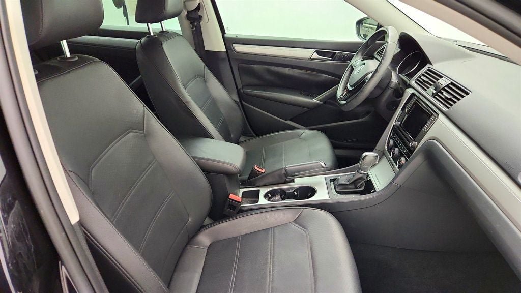 Used 2019 Volkswagen Passat 2.0T Wolfsburg w/ Wheels & Sunroof Package FWD image 22