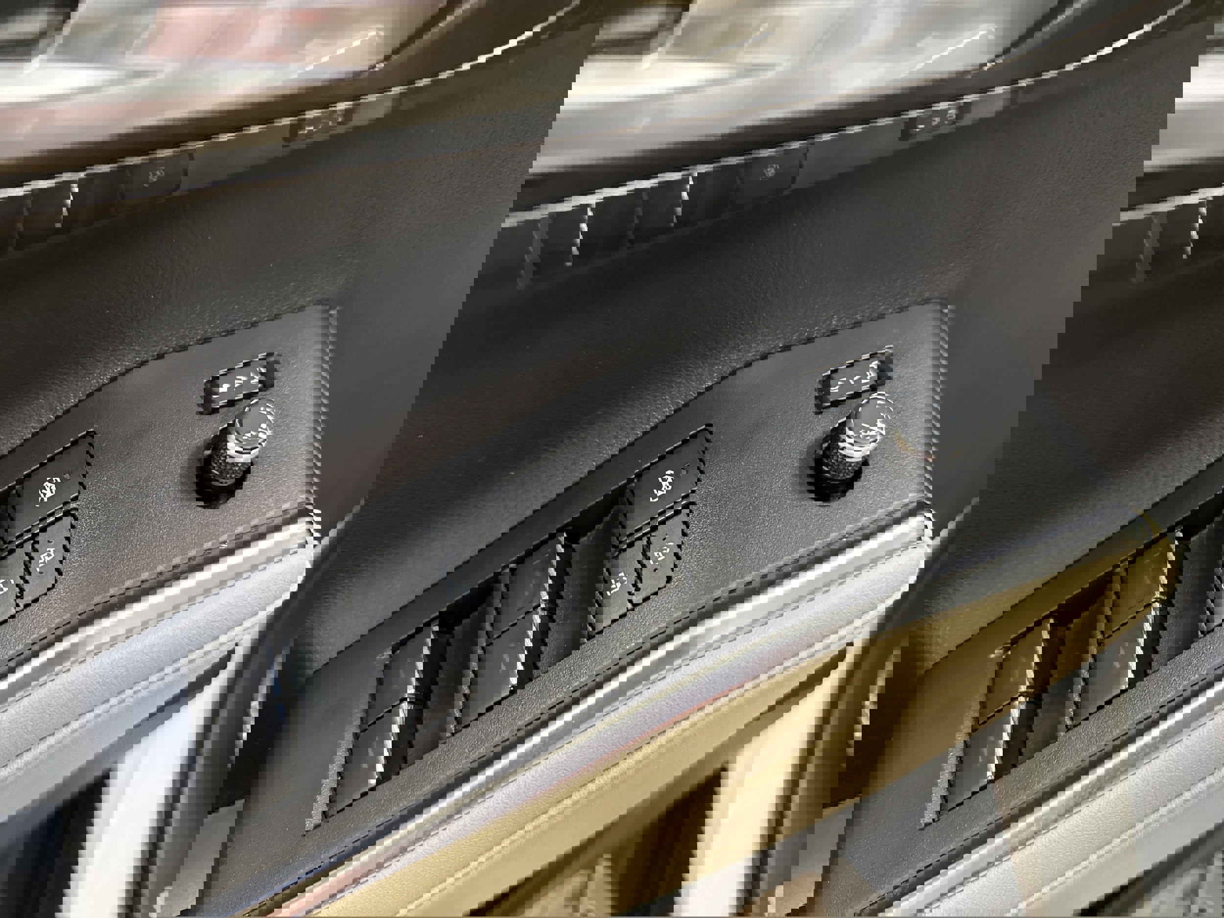 Used 2023 Toyota Highlander Limited image 32