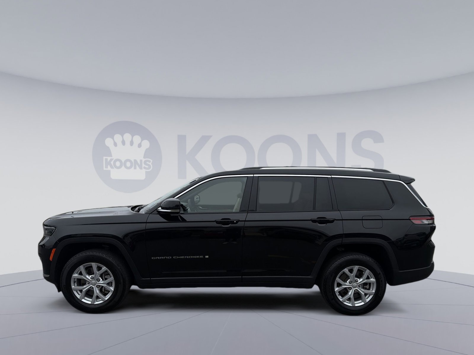 Used 2023 Jeep Grand Cherokee L Limited image 2