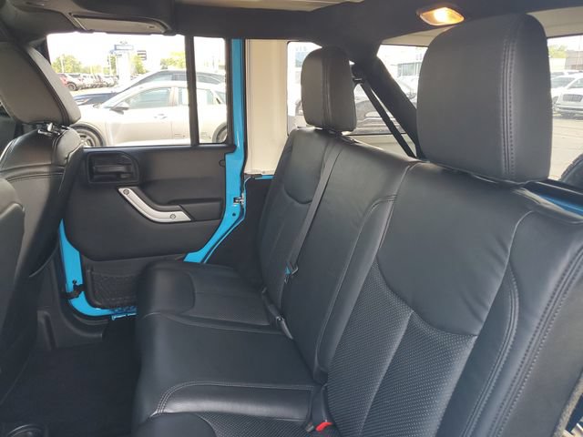 Used 2017 Jeep Wrangler Unlimited Sahara w/ Max Tow Package AWD/4WD image 23