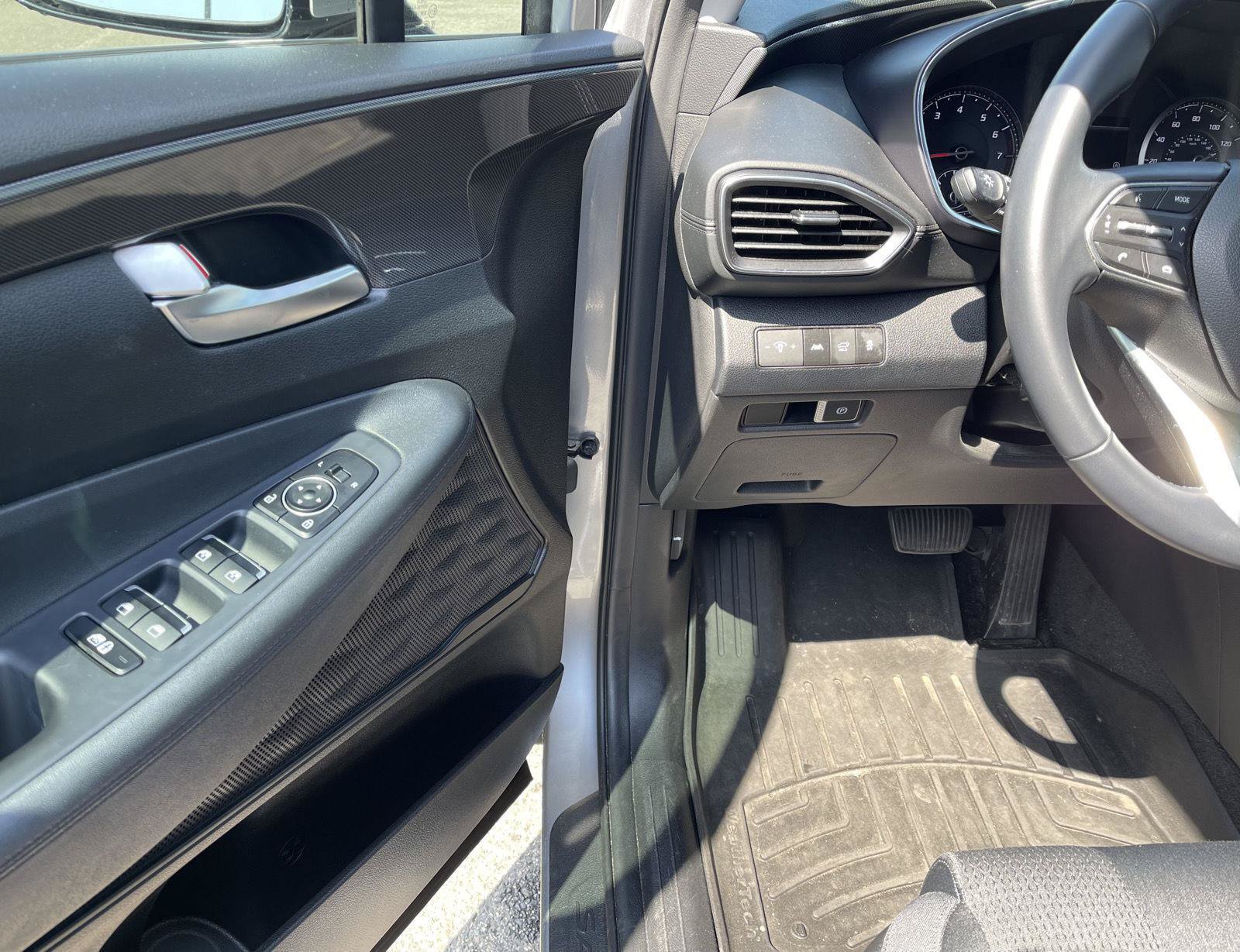 Used 2023 Hyundai Santa Fe SEL AWD/4WD image 2