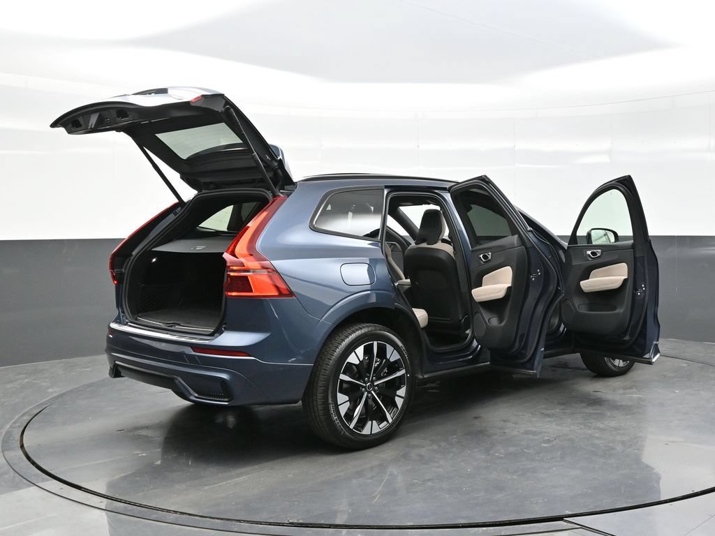 New 2026 Volvo XC60 T8 Plus w/ Climate Package AWD/4WD image 45