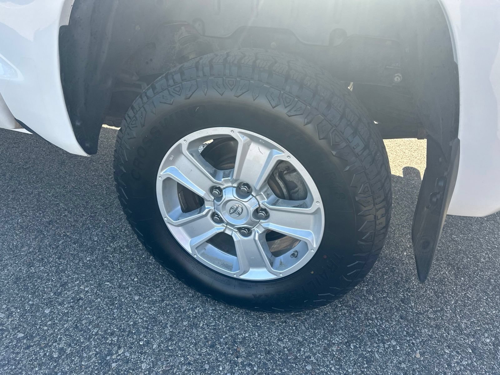 Used 2020 Toyota Tundra SR5 w/ SR5 Upgrade Package AWD/4WD image 8