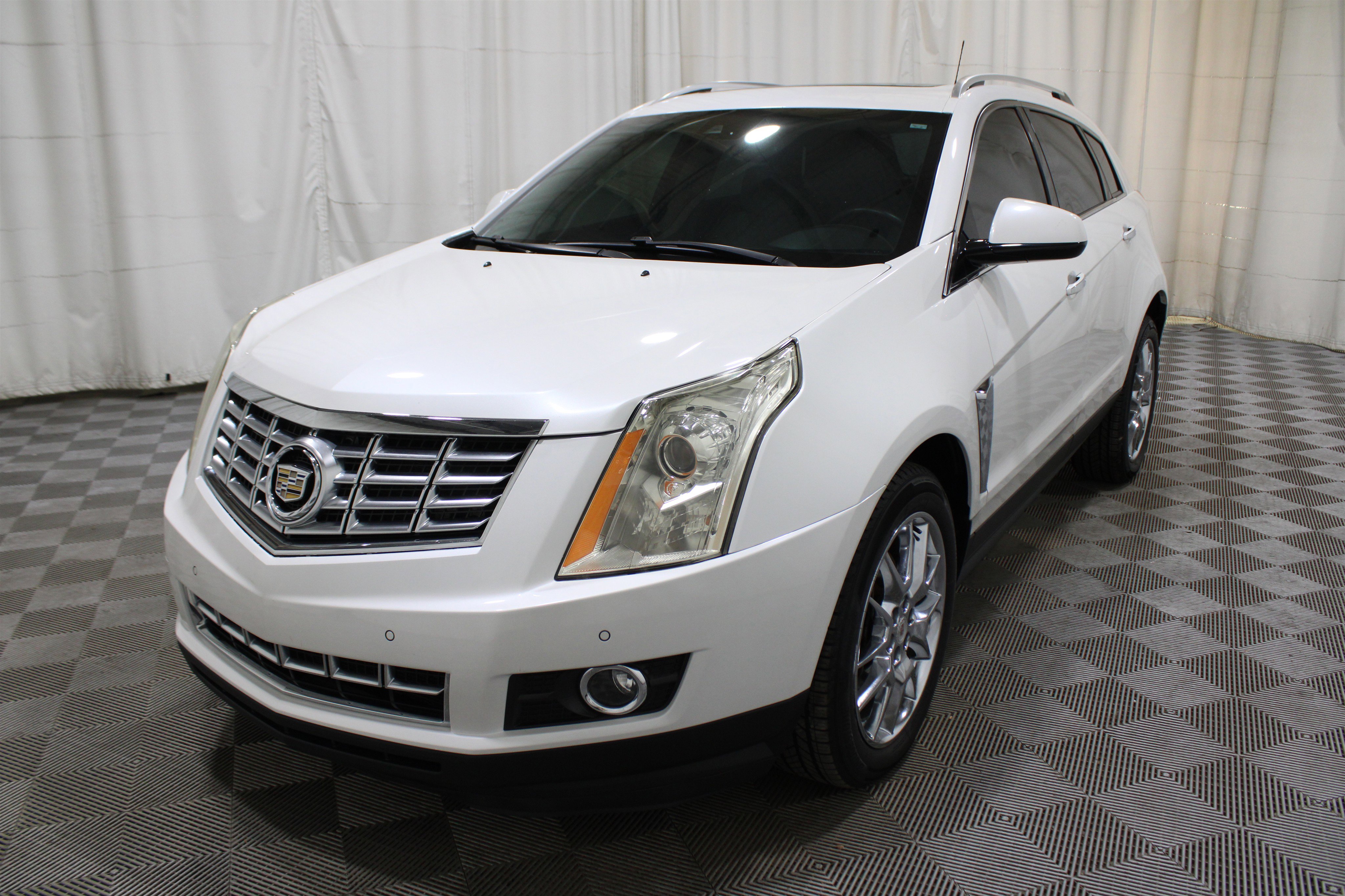 Used 2015 Cadillac SRX Performance w/ Driver Awareness Package image 36