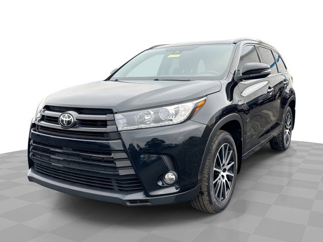Used 2017 Toyota Highlander SE