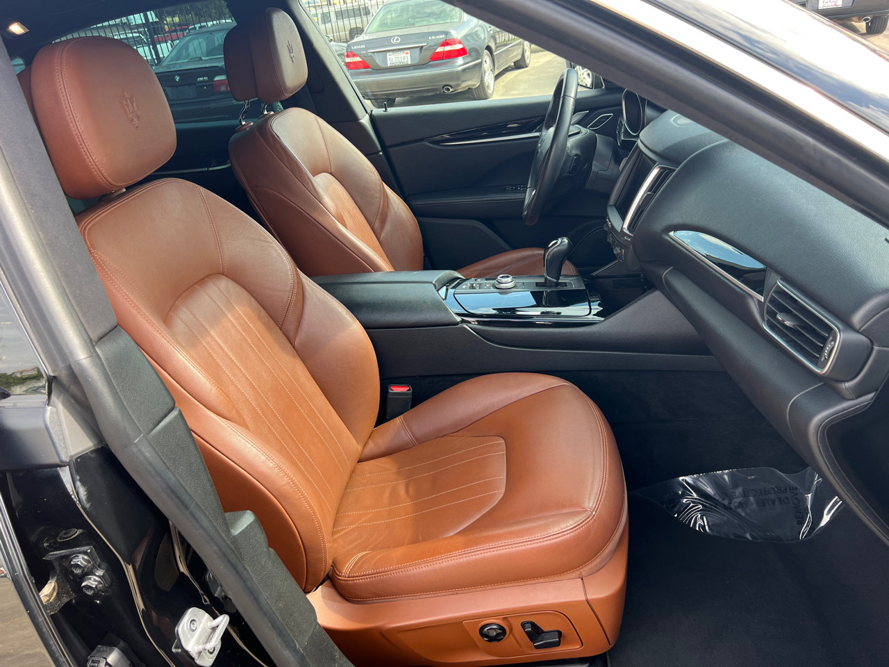 Used 2018 Maserati Levante image 17