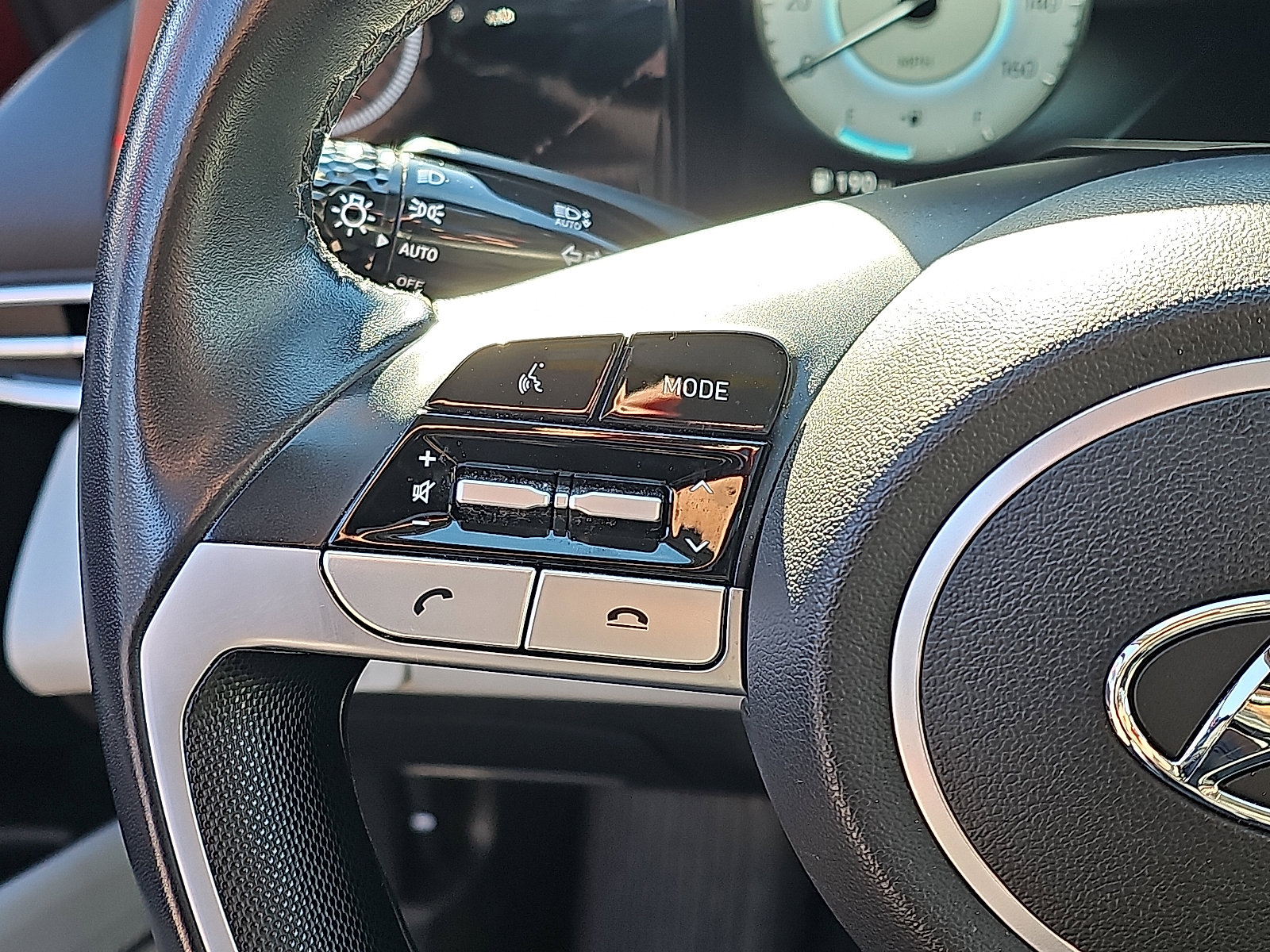 Used 2022 Hyundai Elantra Limited image 22