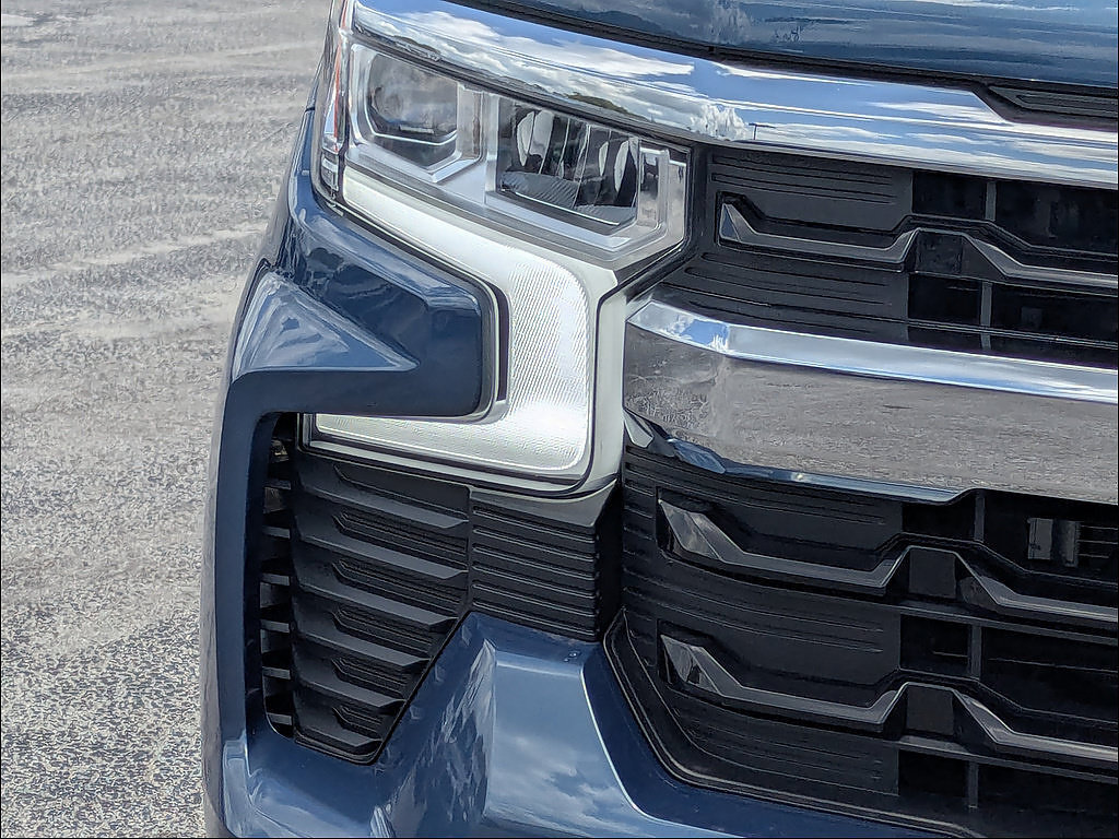 Used 2024 Chevrolet Silverado 1500 LT AWD/4WD image 10