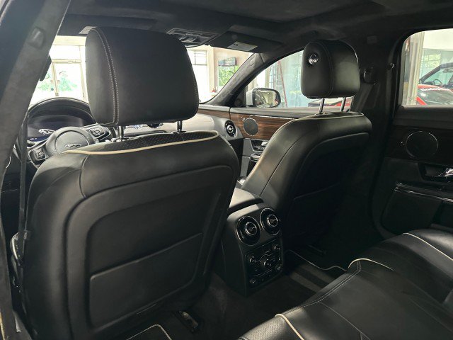 Used 2011 Jaguar XJ RWD image 42