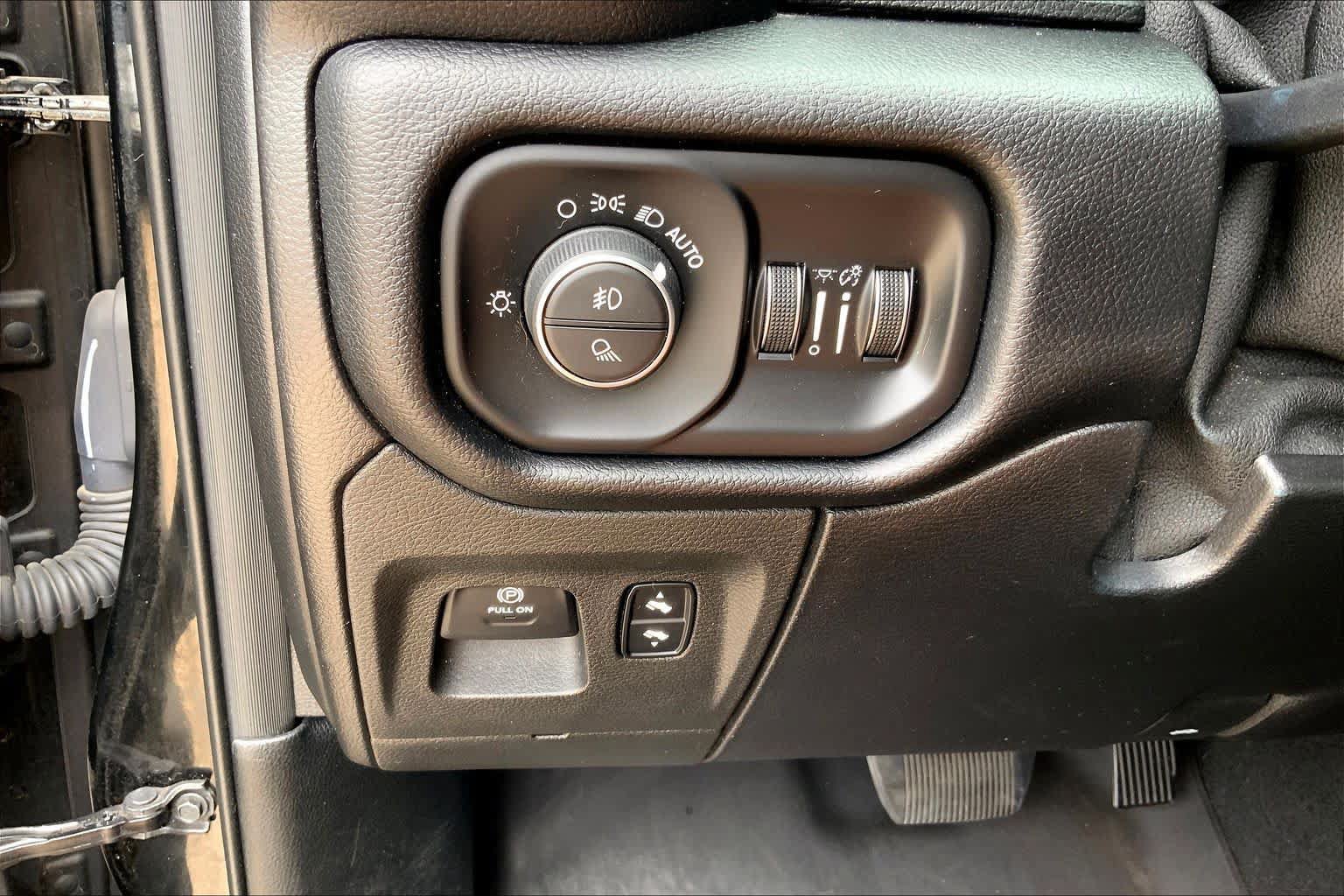 Used 2019 RAM 1500 Big Horn AWD/4WD image 33