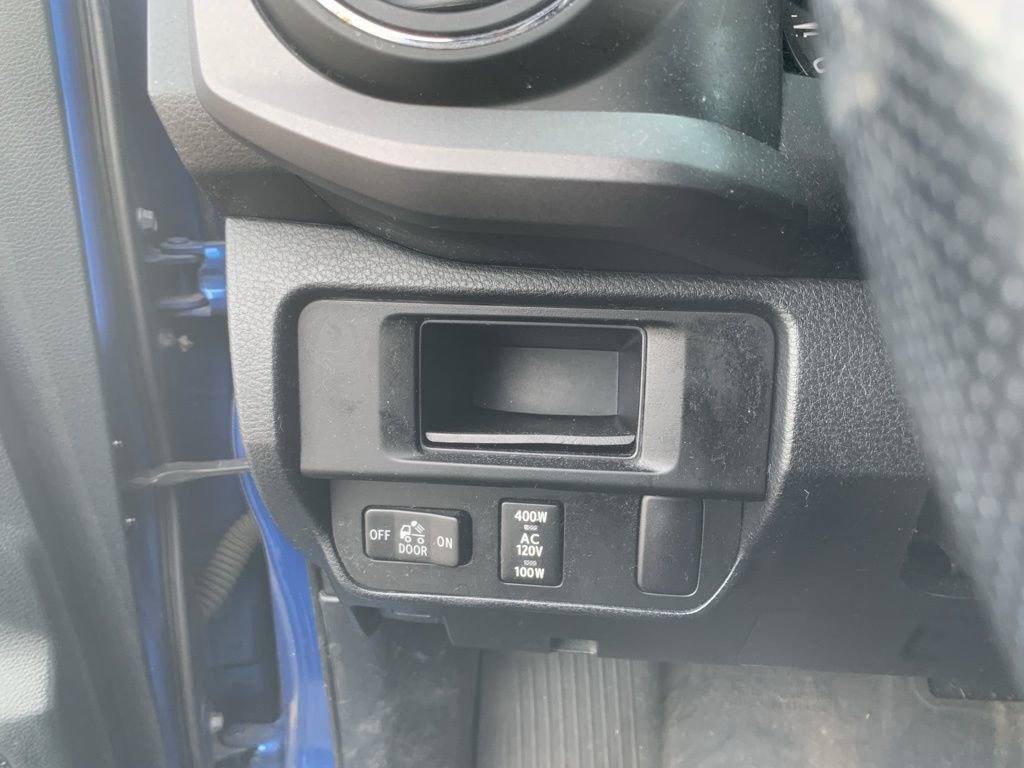 Used 2016 Toyota Tacoma TRD Sport w/ Exterior Package RWD image 17