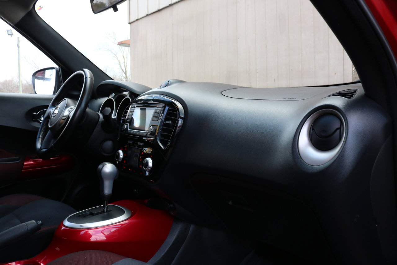 Used 2015 Nissan Juke SV w/ Cold Weather Package image 43