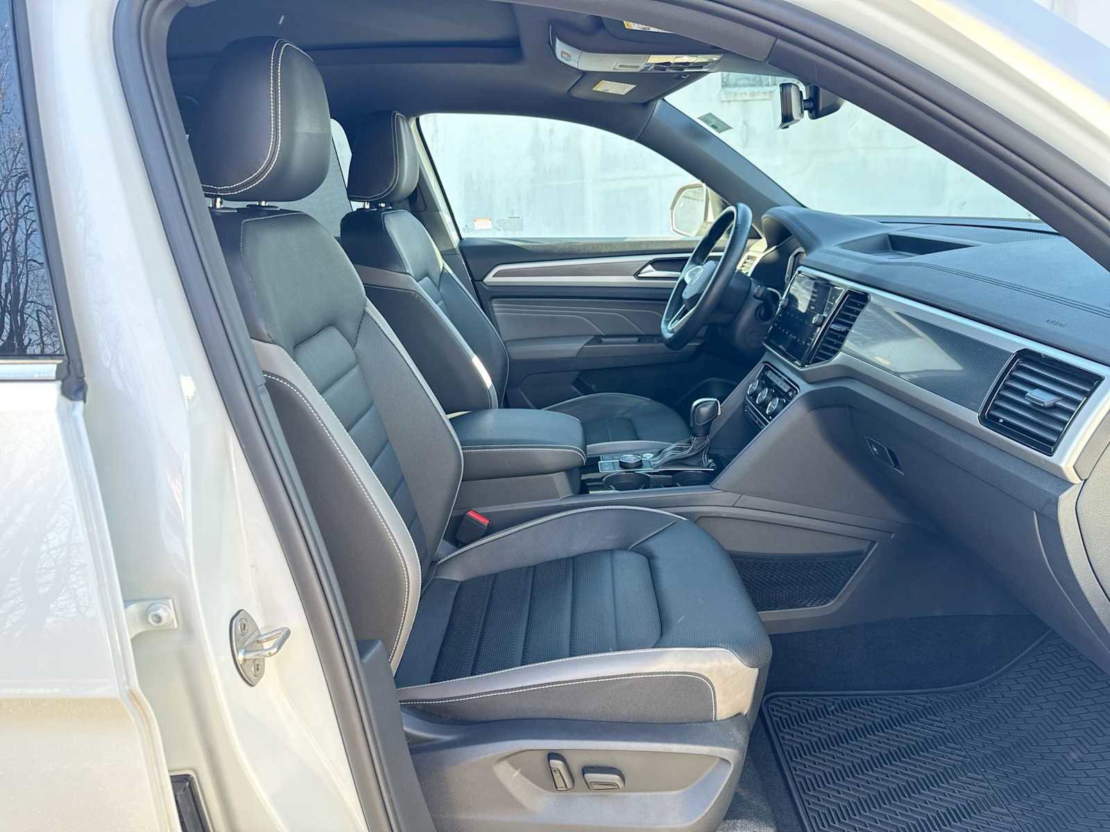 Used 2023 Volkswagen Atlas Cross Sport SEL Premium R-Line image 15