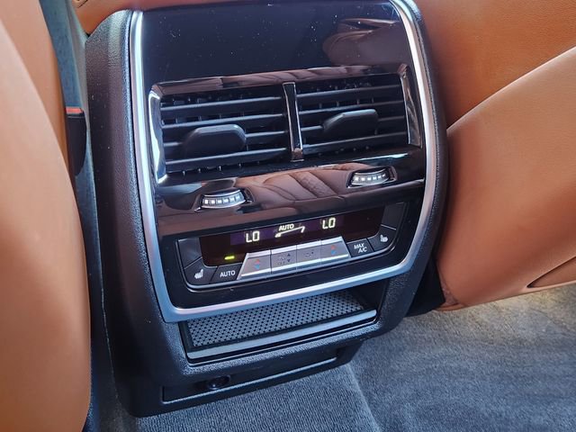 Used 2026 BMW X7 M60i w/ Executive Package image 29