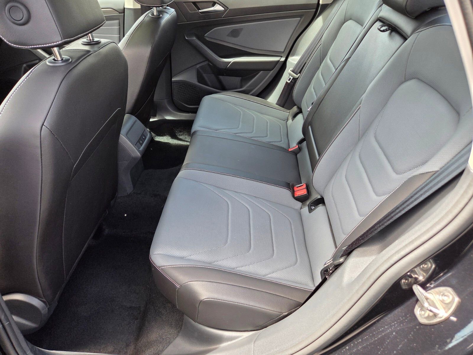 Used 2026 Volkswagen Jetta SEL FWD image 18