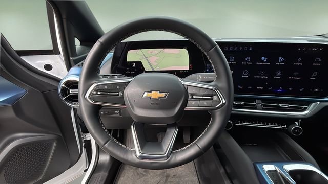 Certified 2025 Chevrolet Equinox EV LT w/ Convenience Package image 11