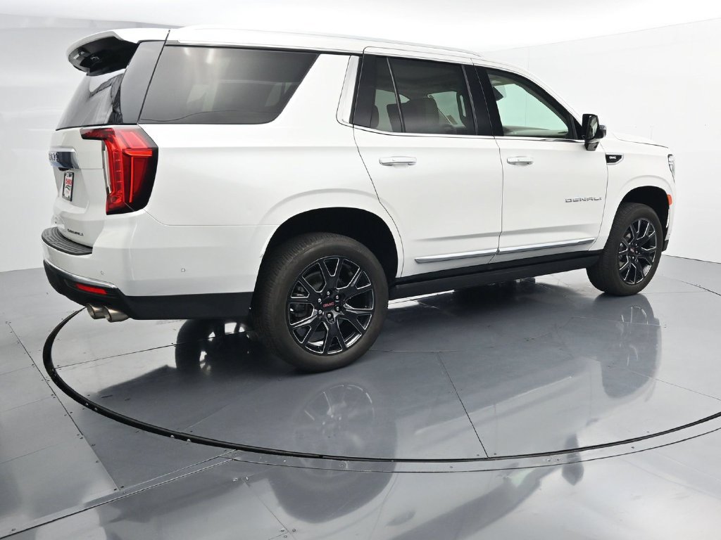Used 2024 GMC Yukon Denali w/ Advanced Technology Package AWD/4WD image 5