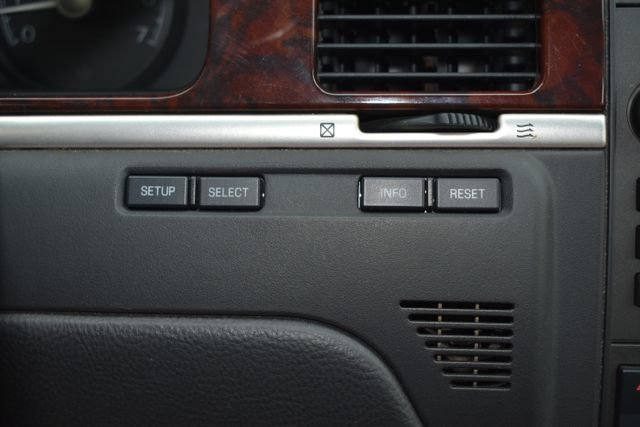 Used 2008 Lincoln Town Car Executive RWD image 25