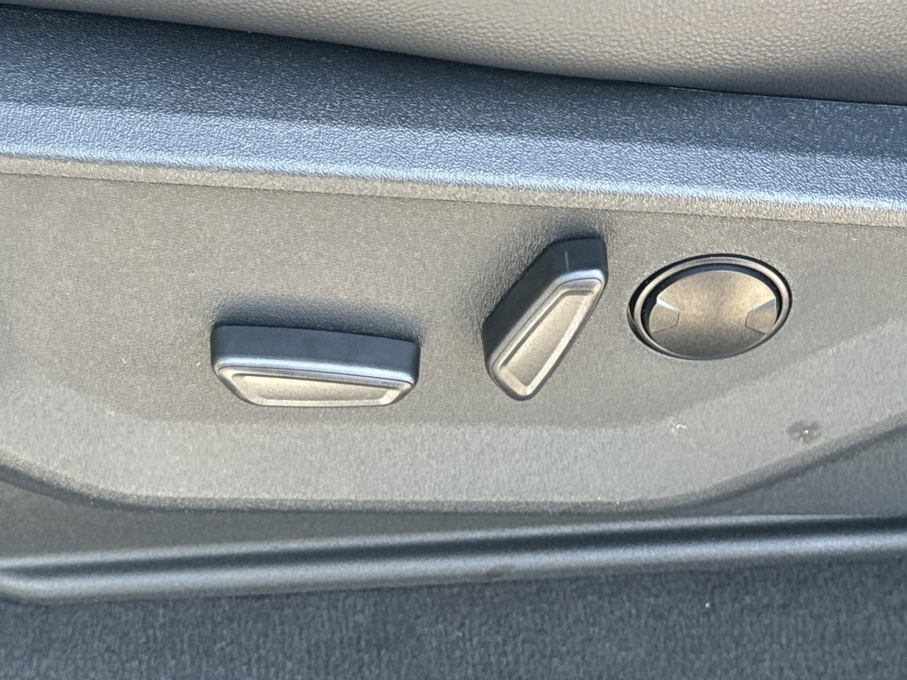 New 2025 Ford F250 Lariat w/ Lariat Ultimate Package image 47