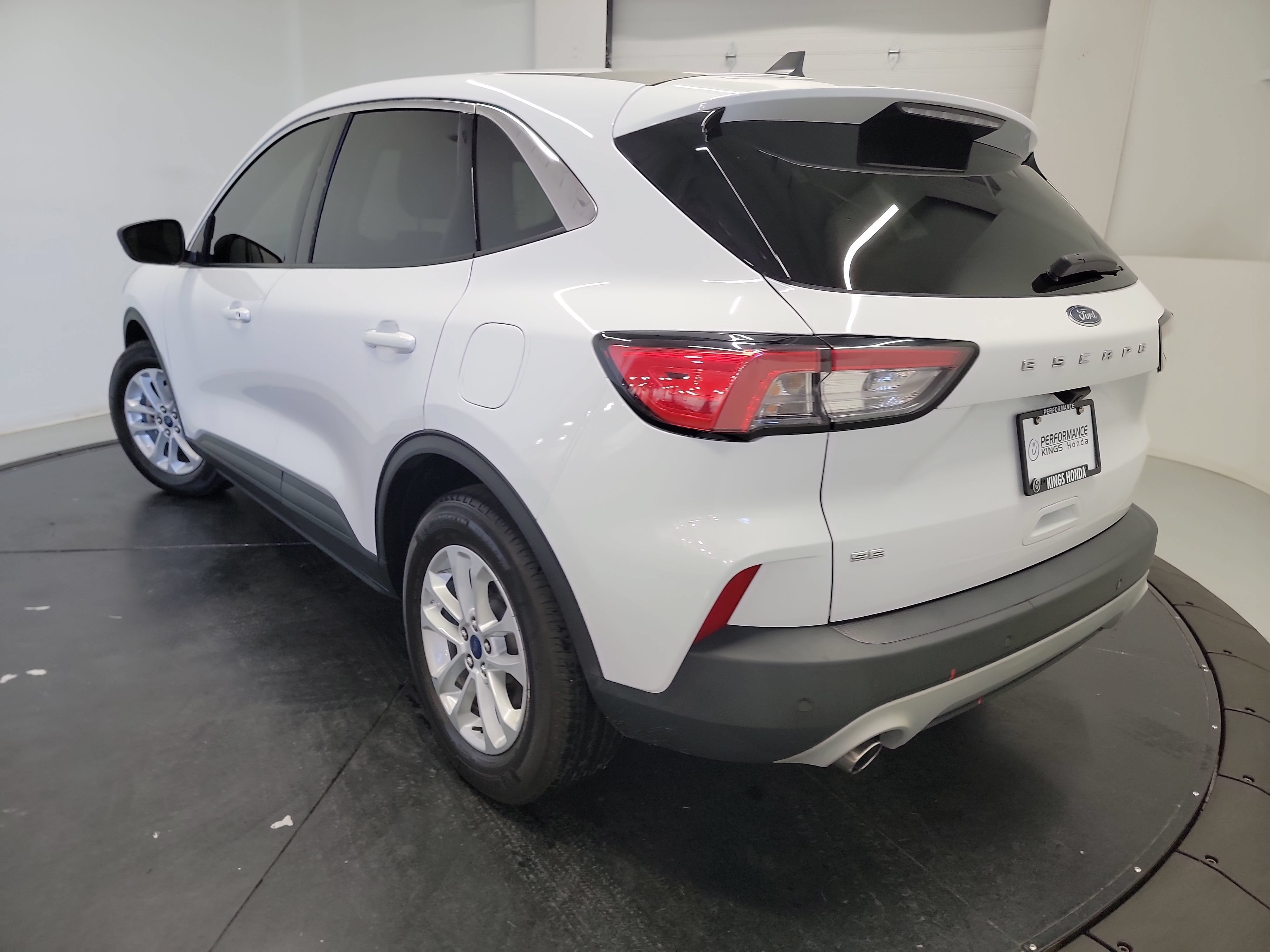 Used 2022 Ford Escape SE w/ Convenience Package FWD image 6