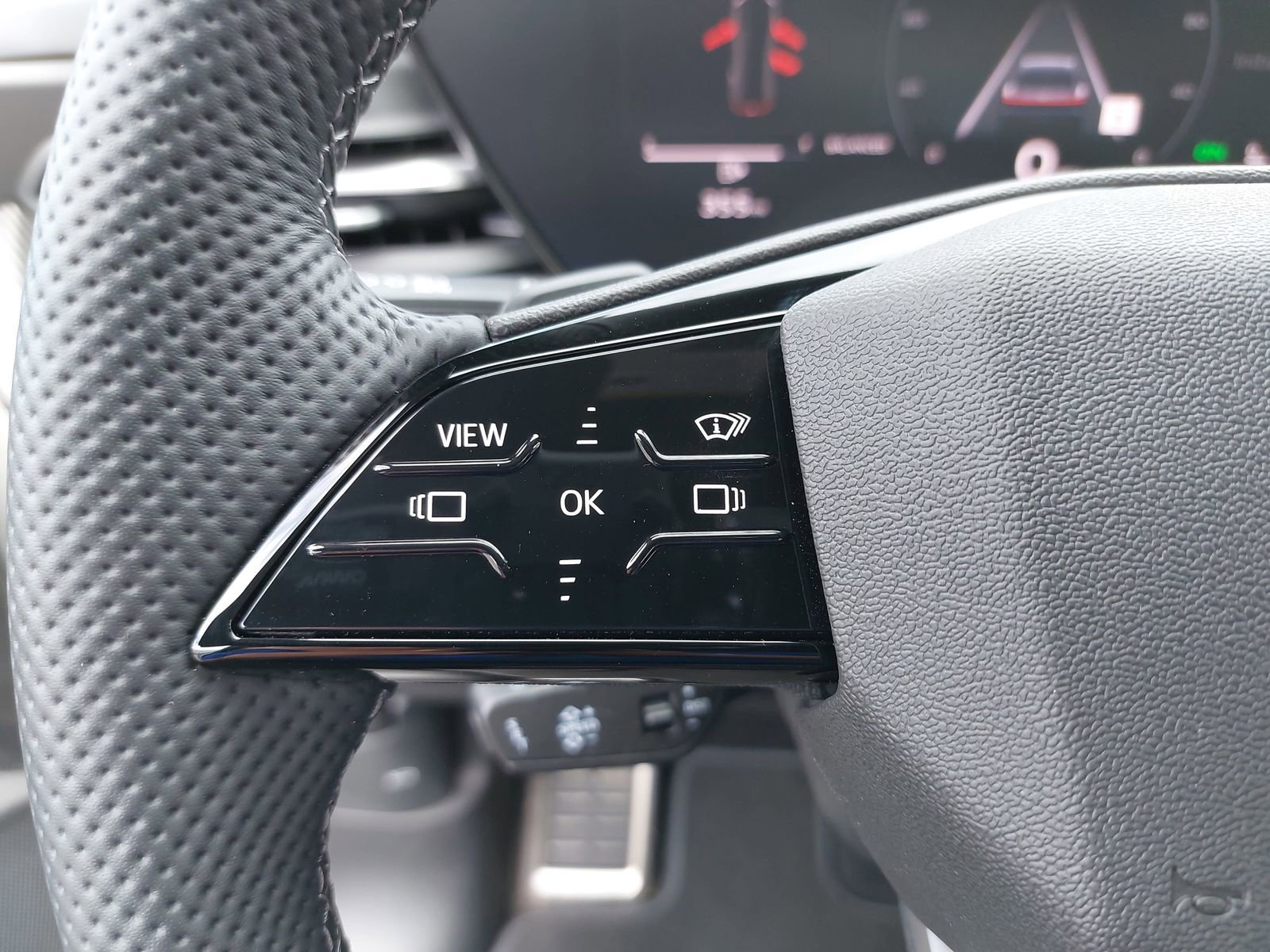 New 2025 Audi SQ5 Premium Plus AWD/4WD image 17