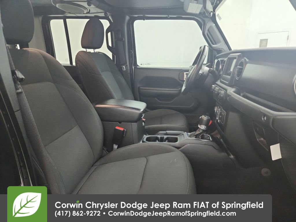 Certified 2021 Jeep Gladiator Willys image 32