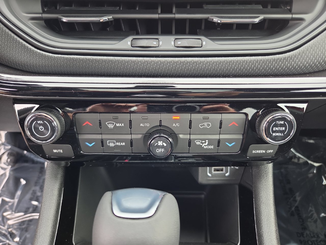 New 2026 Jeep Compass Limited w/ Sun, Sound & Navigation Group AWD/4WD image 28