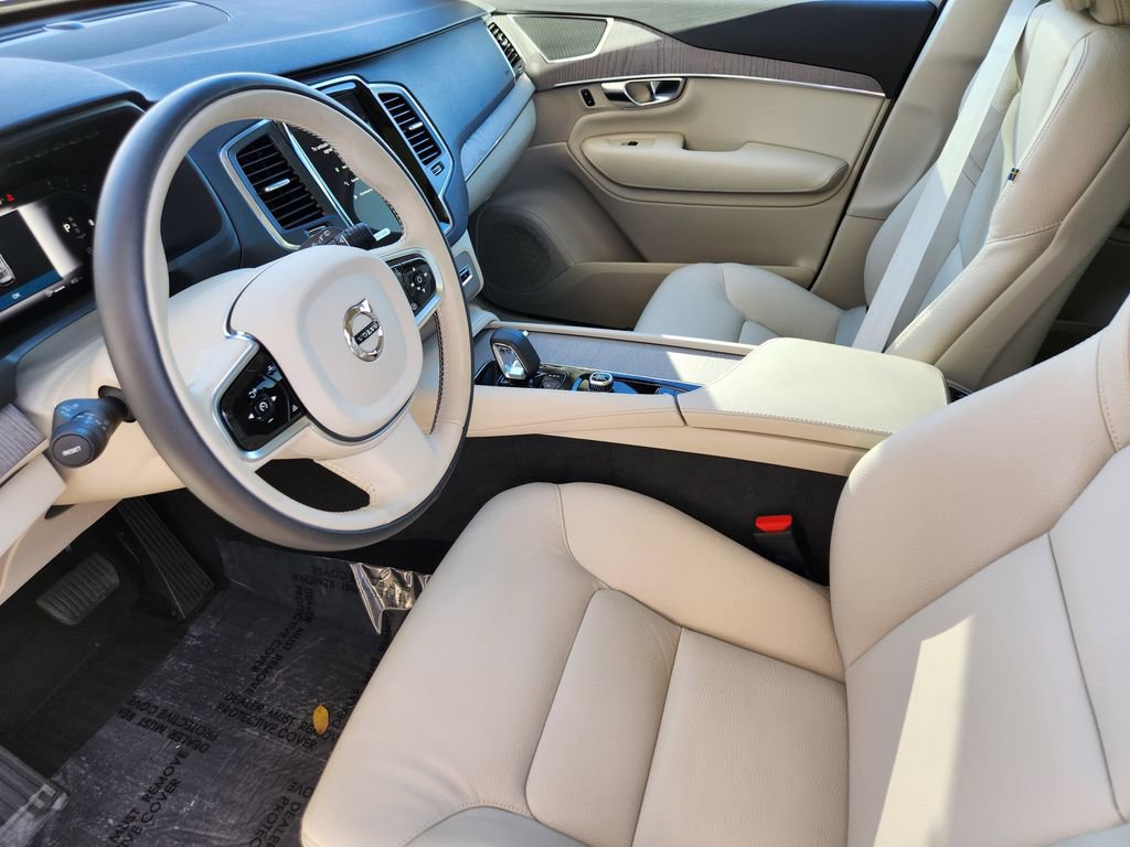 New 2025 Volvo XC90 B6 Core w/ Protection Package Premier image 6