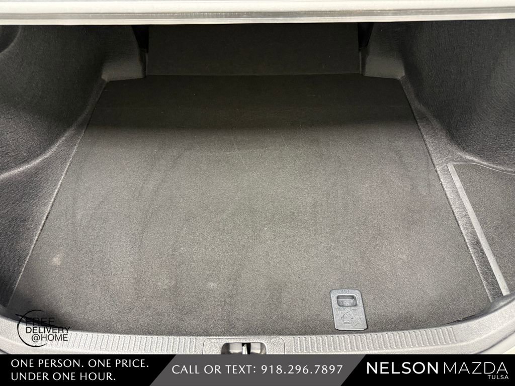 Used 2025 Toyota Camry SE w/ Convenience Package FWD image 47
