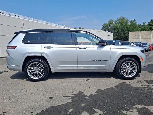 Used 2023 Jeep Grand Cherokee L Summit w/ Luxury Tech Group V image 7